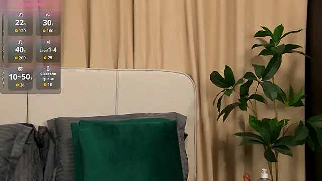 GinaMencee online show from 02-25-26, 07:45