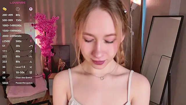 Snapshot of lil_monikaa chatting on 02-09-26, 02:10 lil monikaa online show from 02-09-26, 02:10