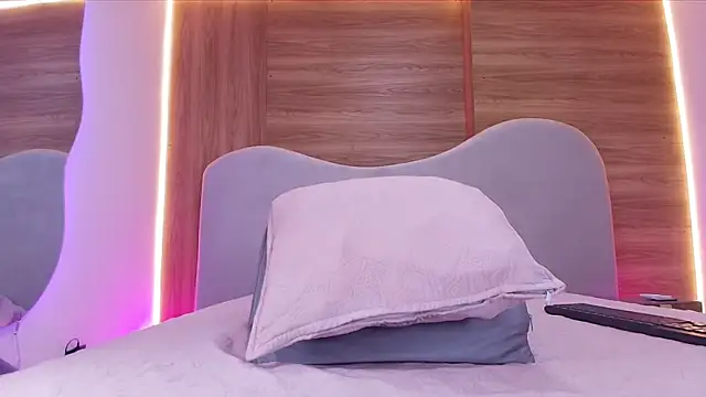 Snapshot of shaina_adams chatting on 02-24-26, 12:03 shaina adams online show from 02-24-26, 12:03