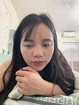 Snapshot of _Lylyy chatting on 03-26-26, 01:22 Lylyy online show from 03-26-26, 01:22