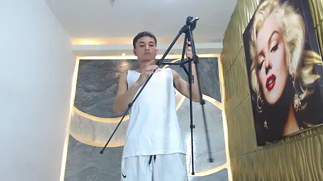 Snapshot of Matheus_Ic chatting on 02-15-26, 08:27 Matheus Ic online show from 02-15-26, 08:27