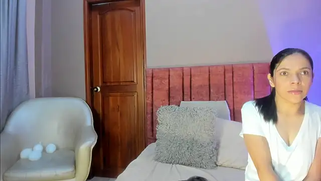 Snapshot of AnnaBroooks chatting on 02-28-26, 11:39 AnnaBroooks online show from 02-28-26, 11:39