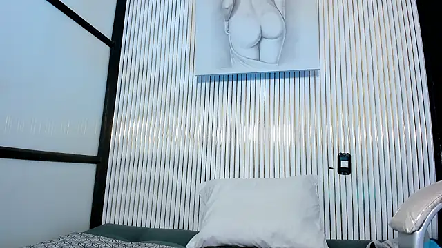 Snapshot of VenusColeman_ chatting on 02-17-26, 08:37 VenusColeman online show from 02-17-26, 08:37