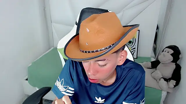 Snapshot of Liarr_ chatting on 02-04-26, 08:47 Liarr online show from 02-04-26, 08:47