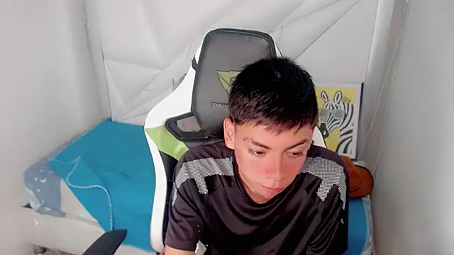 Snapshot of Liarr_ chatting on 02-05-26, 08:46 Liarr online show from 02-05-26, 08:46