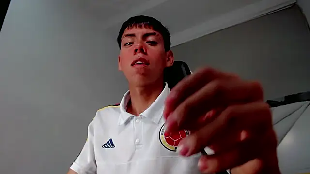 Snapshot of Liarr_ chatting on 02-07-26, 07:39 Liarr online show from 02-07-26, 07:39