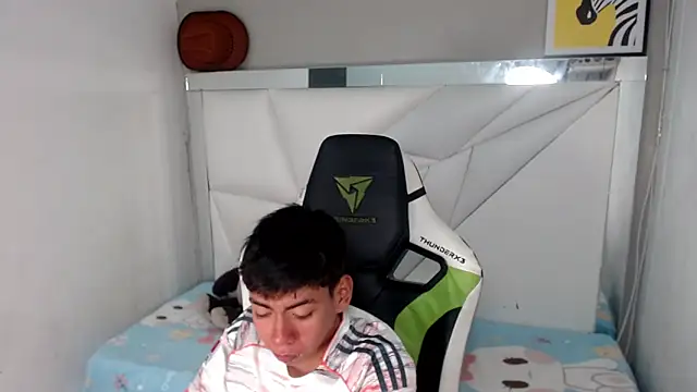 Snapshot of Liarr_ chatting on 02-22-26, 08:07 Liarr online show from 02-22-26, 08:07