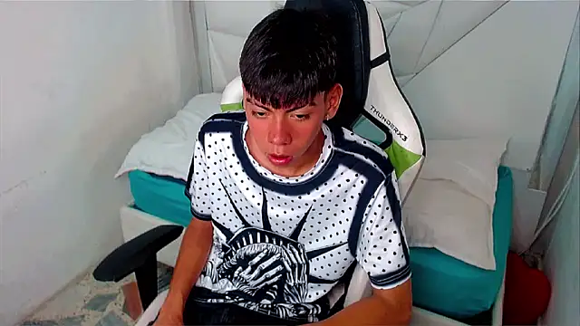 Liarr  online show from 04-17-26, 08:23