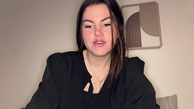 Snapshot of kiaraaaa75 chatting on 02-13-26, 04:14 kiaraaaa75 online show from 02-13-26, 04:14