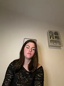 Snapshot of kiaraaaa75 chatting on 02-14-26, 05:32 kiaraaaa75 online show from 02-14-26, 05:32