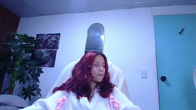 Snapshot of saphire_ chatting on 02-12-26, 10:21 saphire online show from 02-12-26, 10:21