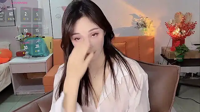 Snapshot of Lisa-295188 chatting on 02-05-26, 10:31 Lisa-295188 online show from 02-05-26, 10:31