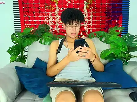 Snapshot of ThiiagoSaeenz chatting on 02-23-26, 03:31 ThiiagoSaeenz online show from 02-23-26, 03:31