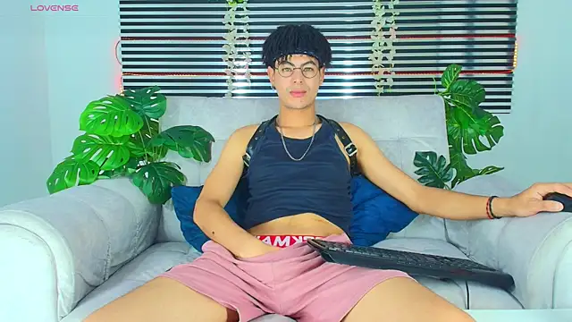 Snapshot of ThiiagoSaeenz chatting on 04-21-26, 05:28 ThiiagoSaeenz online show from 04-21-26, 05:28