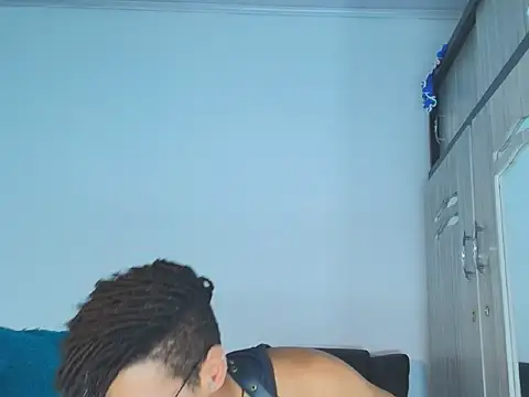 Snapshot of ThiiagoSaeenz chatting on 07-11-26, 10:00 ThiiagoSaeenz online show from 07-11-26, 10:00