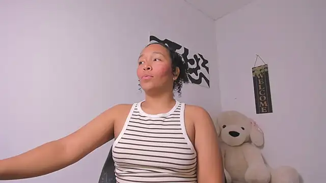 Nia13 online show from 04-07-26, 03:51