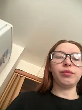 Snapshot of MalliSun chatting on 02-21-26, 06:47 MalliSun online show from 02-21-26, 06:47