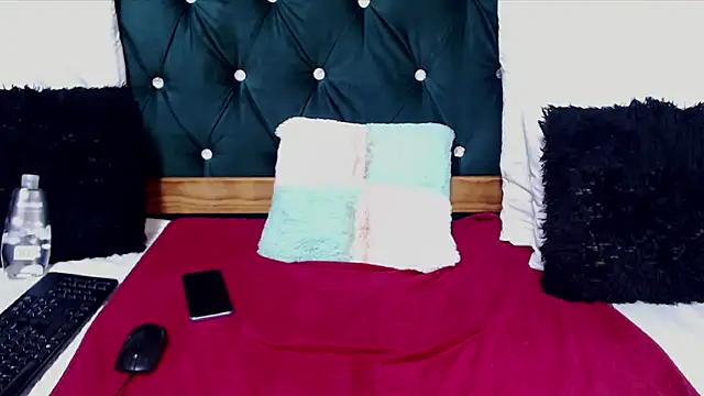 Snapshot of KittyGorgeousXX181 chatting on 06-02-26, 09:17 KittyGorgeousXX181 online show from 06-02-26, 09:17