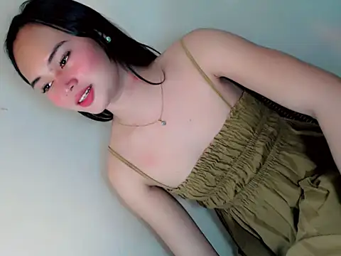Snapshot of Sinfulrose_ chatting on 05-12-26, 02:03 Sinfulrose online show from 05-12-26, 02:03
