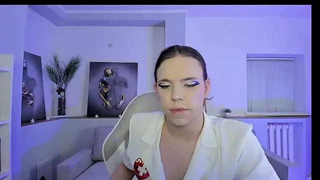 Snapshot of Madison_dolly chatting on 02-16-26, 02:07 Madison dolly online show from 02-16-26, 02:07