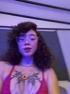 luci butterfly online show from 02-11-26, 08:03