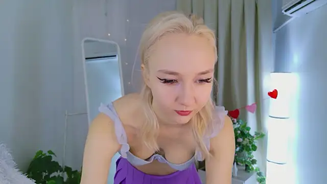 Audrey Kiss online show from 02-12-26, 07:03