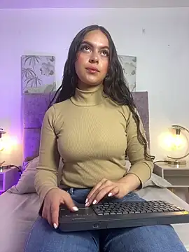 Snapshot of Annie_bonnie_ chatting on 06-15-26, 11:34 Annie bonnie online show from 06-15-26, 11:34
