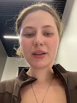 AsynaYuuki online show from 02-26-26, 06:51