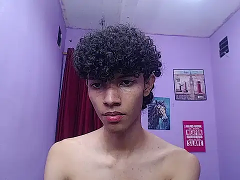 Snapshot of bigcock_twinks chatting on 02-26-26, 04:22 bigcock twinks online show from 02-26-26, 04:22