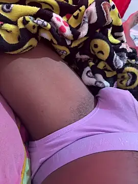 Snapshot of hotboyluxe chatting on 02-10-26, 10:03 hotboyluxe online show from 02-10-26, 10:03