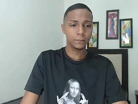 Snapshot of hotboyluxe chatting on 02-17-26, 03:25 hotboyluxe online show from 02-17-26, 03:25