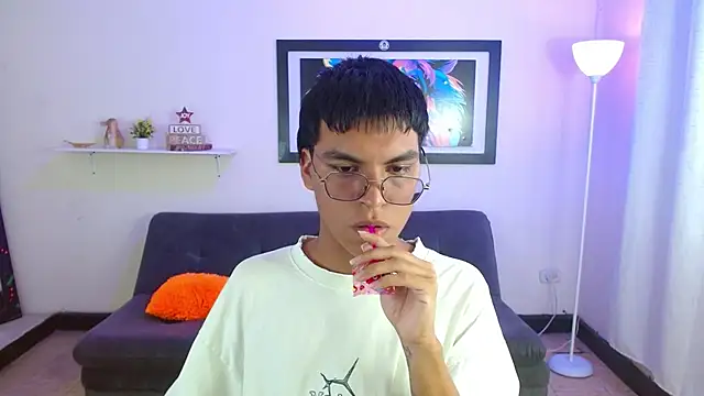 Maecum18 online show from 03-23-26, 09:08