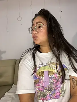 Snapshot of alisbloom chatting on 02-22-26, 05:08 alisbloom online show from 02-22-26, 05:08