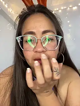 Snapshot of alisbloom chatting on 02-24-26, 06:06 alisbloom online show from 02-24-26, 06:06