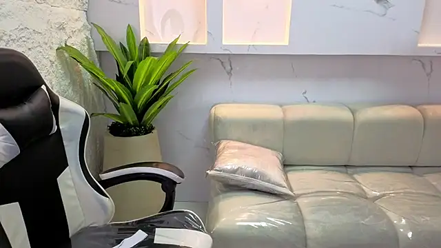 Snapshot of aurora_tp chatting on 02-18-26, 02:18 aurora tp online show from 02-18-26, 02:18