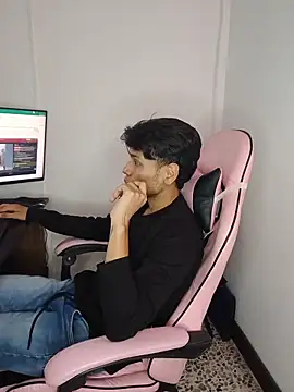 Snapshot of Alejandroo_Montenegro chatting on 06-02-26, 09:39 Alejandroo Montenegro online show from 06-02-26, 09:39
