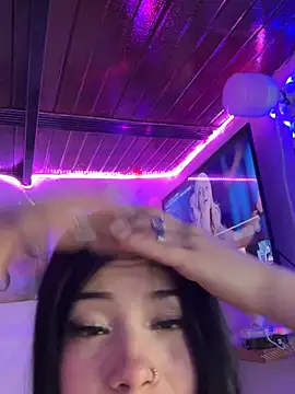 Snapshot of violettahotass chatting on 02-02-26, 07:01 violettahotass online show from 02-02-26, 07:01