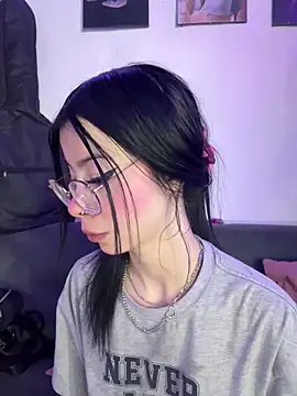 Snapshot of violettahotass chatting on 02-17-26, 01:51 violettahotass online show from 02-17-26, 01:51