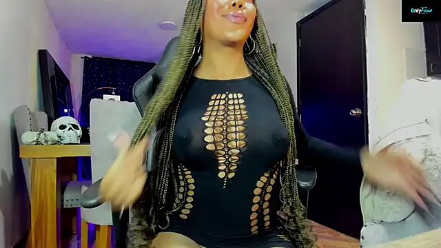 Snapshot of PilarBigCockxxx chatting on 10-16-25, 08:15 PilarBigCockxxx online show from 10-16-25, 08:15