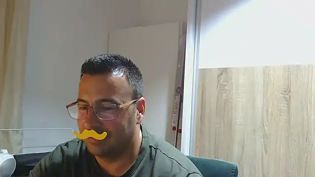 Snapshot of VanillaTime78-Jorge chatting on 05-14-26, 09:32 VanillaTime78-Jorge online show from 05-14-26, 09:32