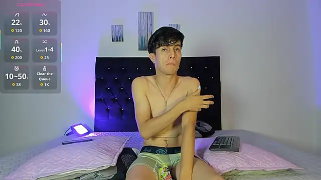 Snapshot of axxxel_twink chatting on 02-27-26, 03:17 axxxel twink online show from 02-27-26, 03:17