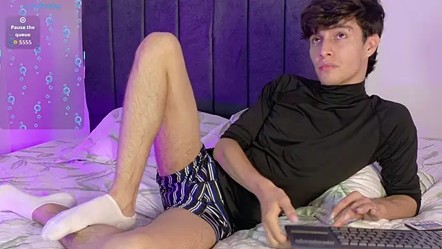 Snapshot of axxxel_twink chatting on 06-22-26, 03:25 axxxel twink online show from 06-22-26, 03:25