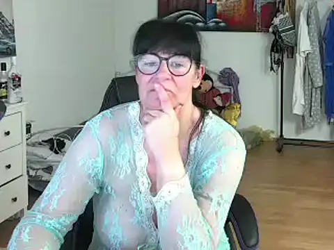 Sylly online show from 03-10-25, 12:04