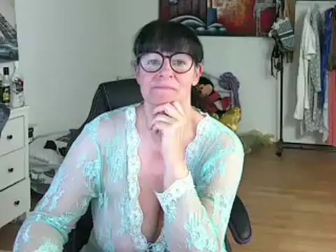 Sylly online show from 03-14-25, 02:41