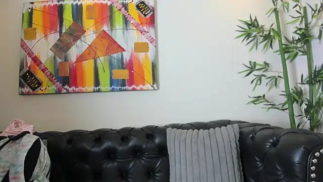 Emily bruss online show from 06-05-26, 07:41