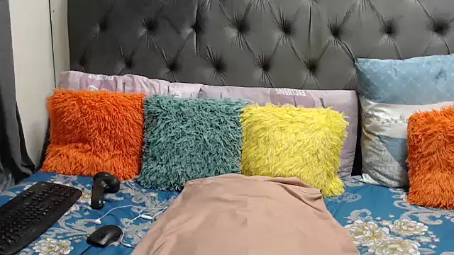 Snapshot of DickDivaXX chatting on 02-20-26, 06:26 DickDivaXX online show from 02-20-26, 06:26