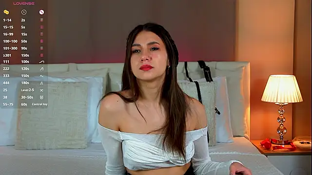 Snapshot of Treasure__Girl chatting on 02-17-26, 08:11 Treasure Girl online show from 02-17-26, 08:11