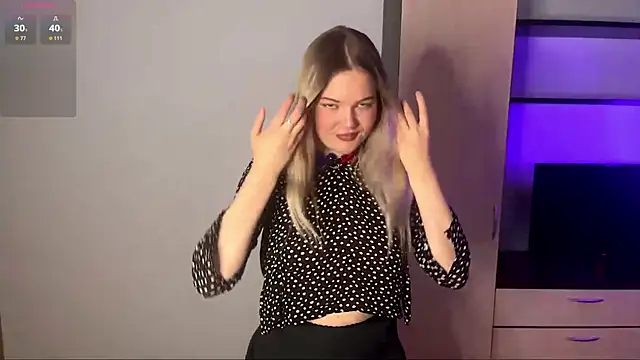 Snapshot of Velmiora chatting on 04-22-26, 05:25 Velmiora online show from 04-22-26, 05:25