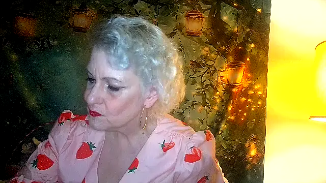 Blondie the librarian online show from 04-11-26, 01:54