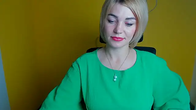 CuttieEmma online show from 07-29-26, 11:52
